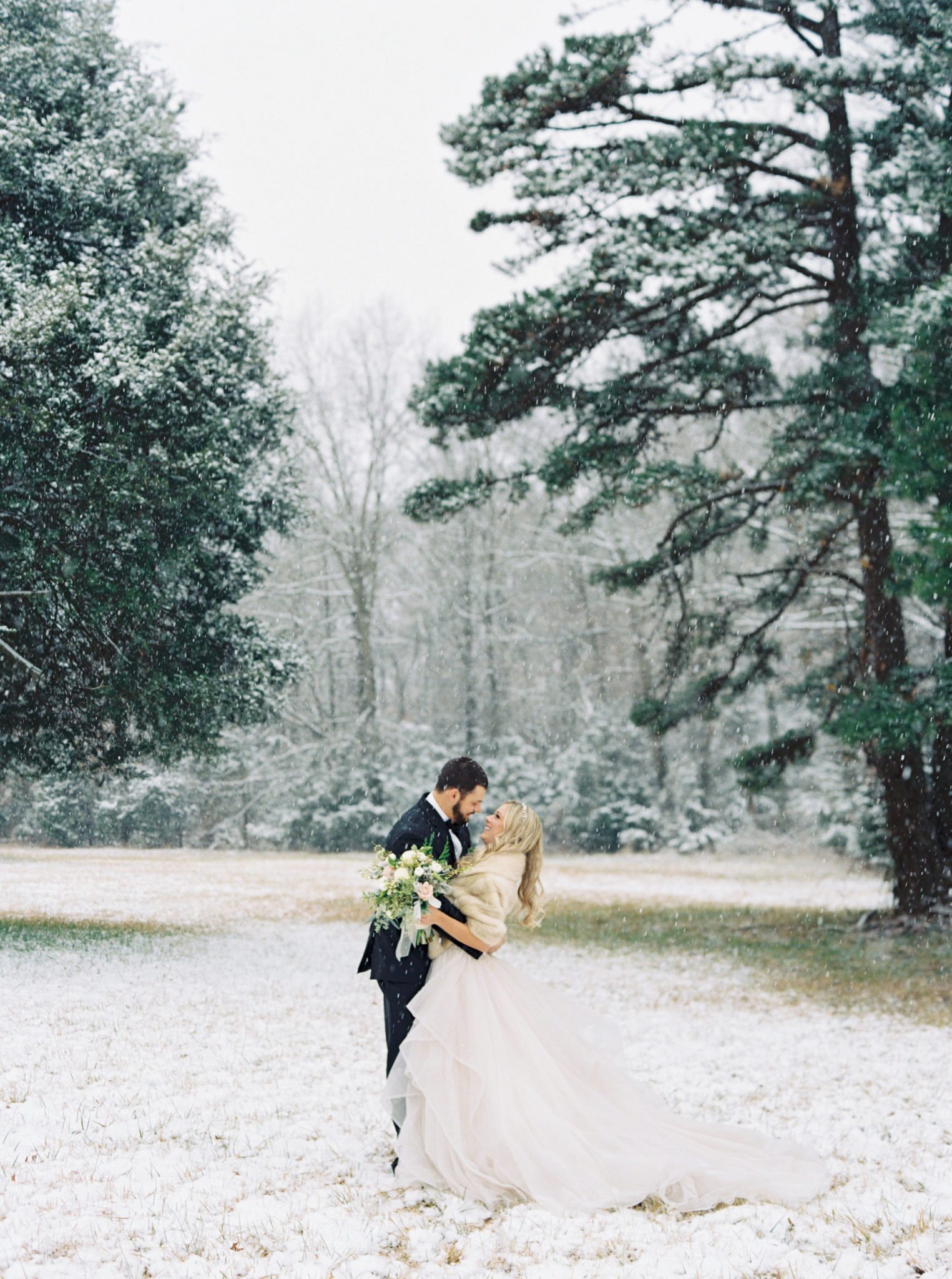 KimStockwellAshleyandMattMoraisVIneyardWedding181 Winter Weddings - A Snow Fairy Tale